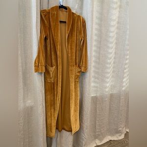 Long sleeve mustard velvet cardigan. S